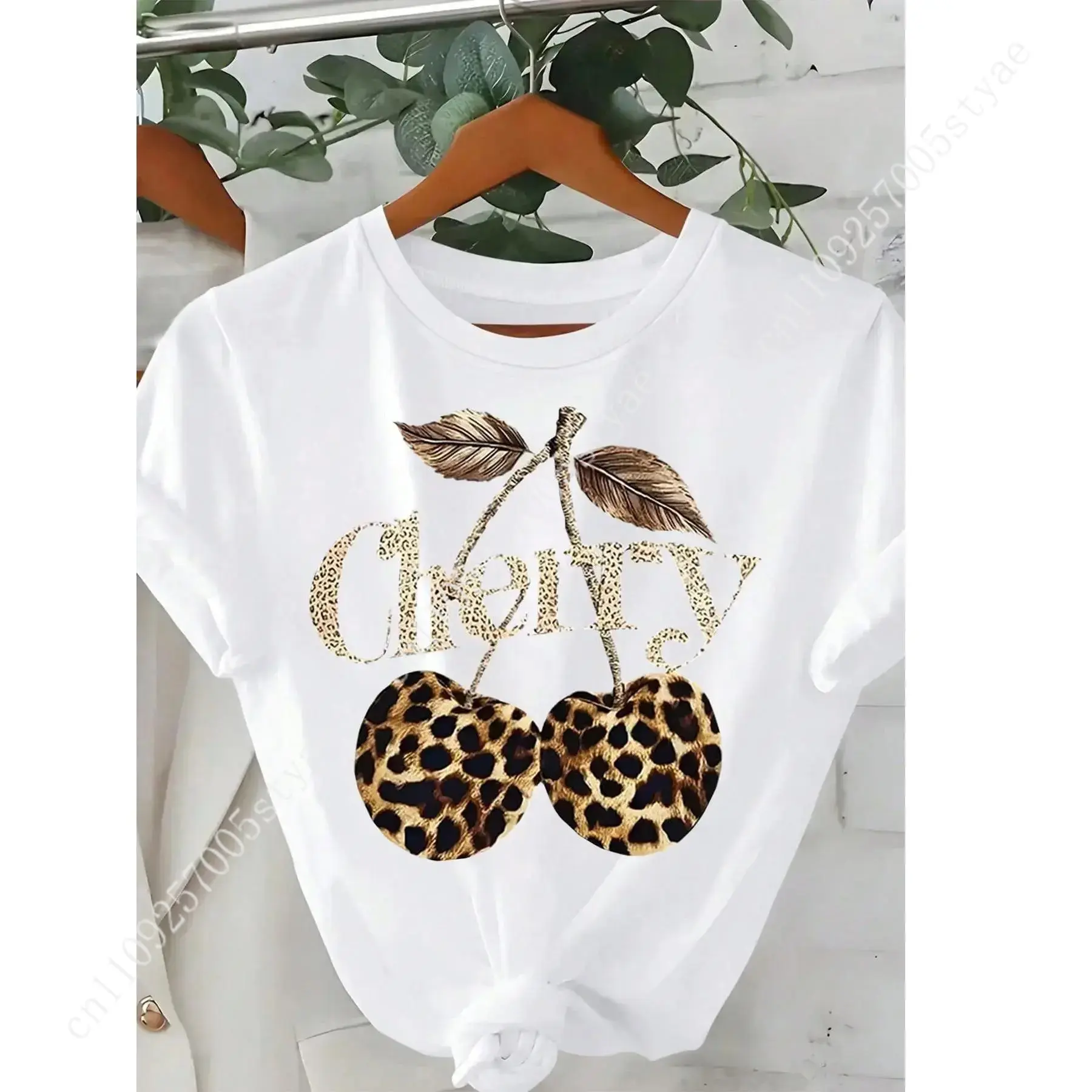 Camiseta Gráfica Feminina com  - Tee Graphic Print avaliação e preço
